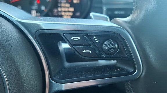 Porsche Macan 29 of 30