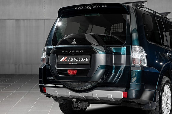 Mitsubishi Pajero 7 of 30