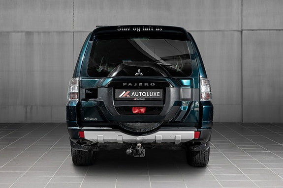 Mitsubishi Pajero 9 of 30