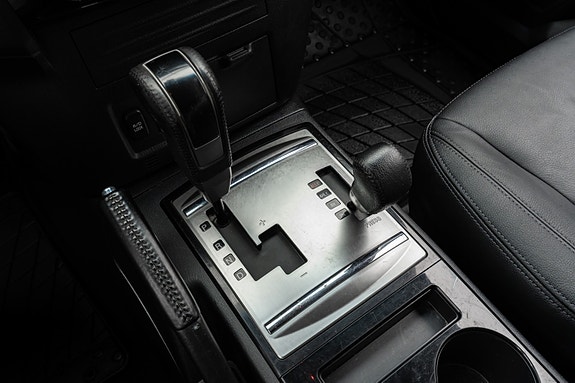 Mitsubishi Pajero 22 of 30