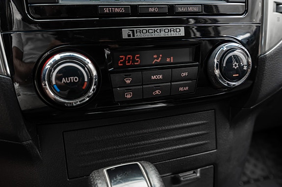 Mitsubishi Pajero 24 of 30