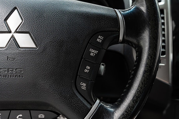 Mitsubishi Pajero 18 of 30