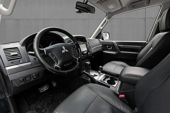 Mitsubishi Pajero 15 of 30