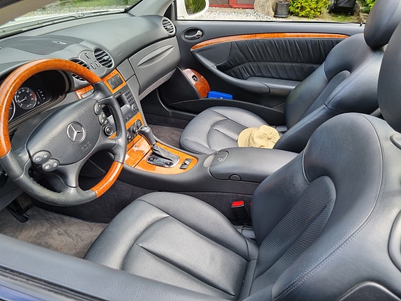 Mercedes-Benz CLK320 8 of 18