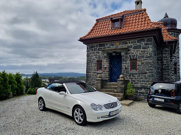 Mercedes-Benz CLK320 4 of 18