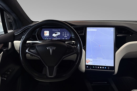Tesla Model X 12 of 23