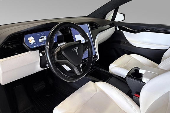 Tesla Model X 8 of 23