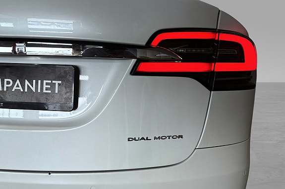 Tesla Model X 23 of 23