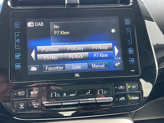 Toyota Prius Plug-in Hybrid 26 of 30