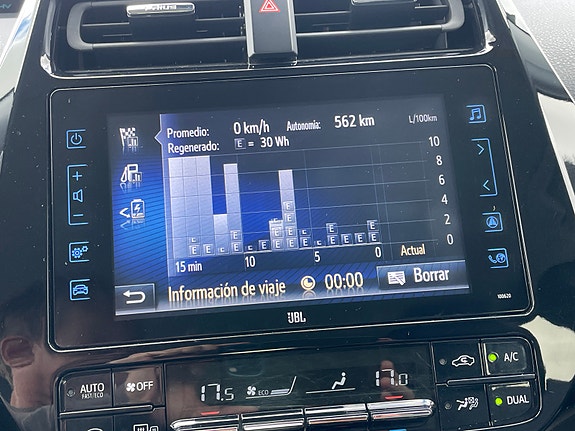 Toyota Prius Plug-in Hybrid 23 of 30
