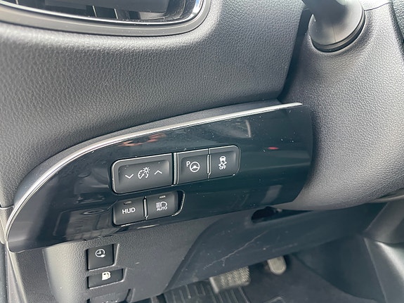 Toyota Prius Plug-in Hybrid 19 of 30