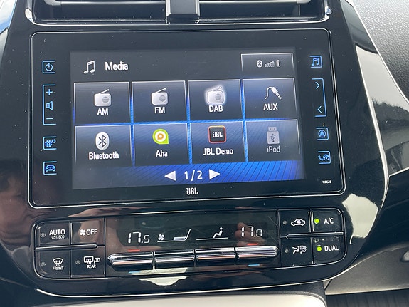 Toyota Prius Plug-in Hybrid 27 of 30