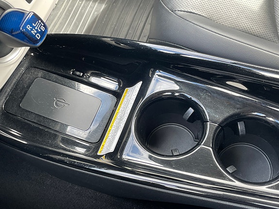 Toyota Prius Plug-in Hybrid 29 of 30