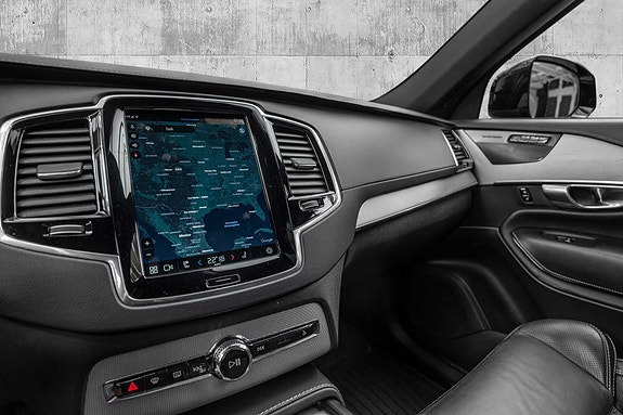Volvo XC90 17 of 27
