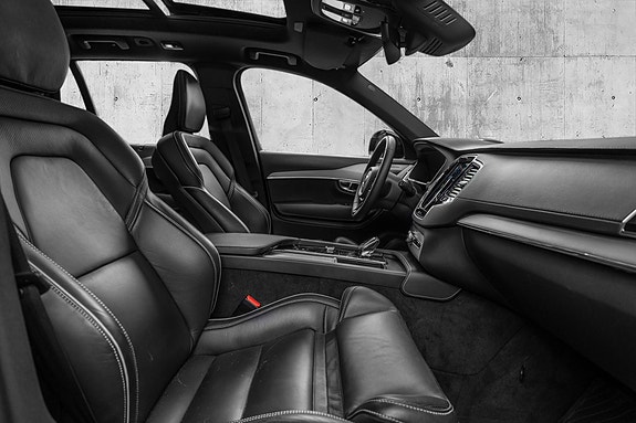Volvo XC90 26 of 27