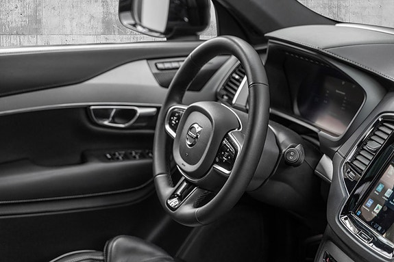 Volvo XC90 27 of 27