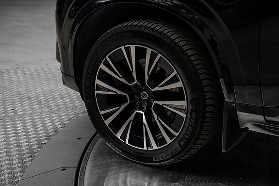 Volvo XC90 9 of 27