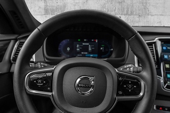 Volvo XC90 15 of 27