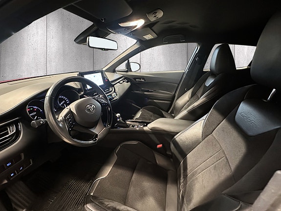 Toyota C-HR 8 of 21