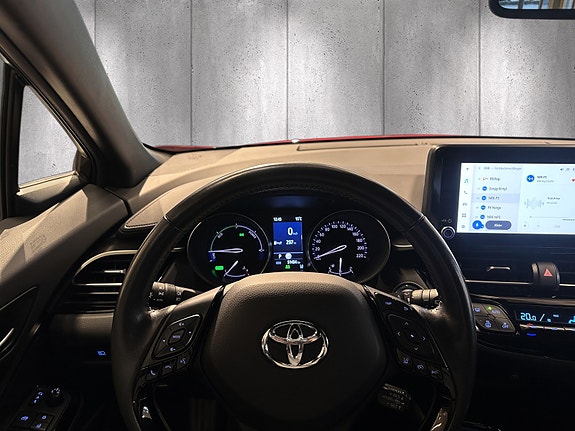 Toyota C-HR 11 of 21