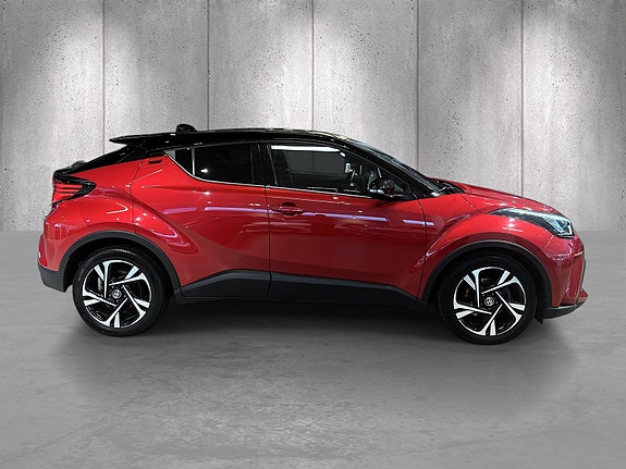Toyota C-HR 4 of 21
