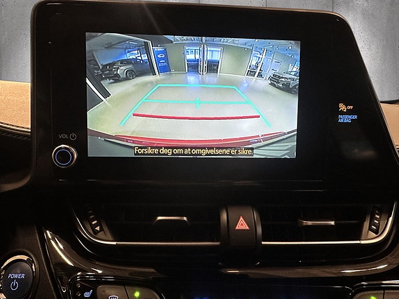 Toyota C-HR 15 of 21