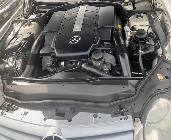 Mercedes-Benz SL500 6 of 7