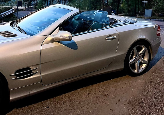 Mercedes-Benz SL500 3 of 7