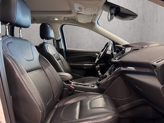 Ford Kuga 8 of 23