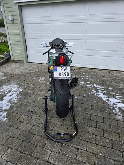 Yamaha R7 8 of 16