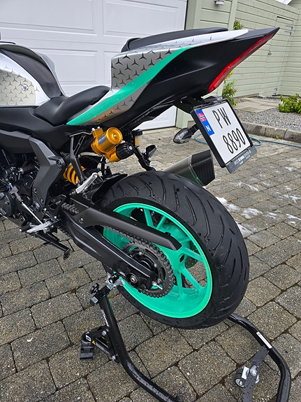 Yamaha R7 7 of 16