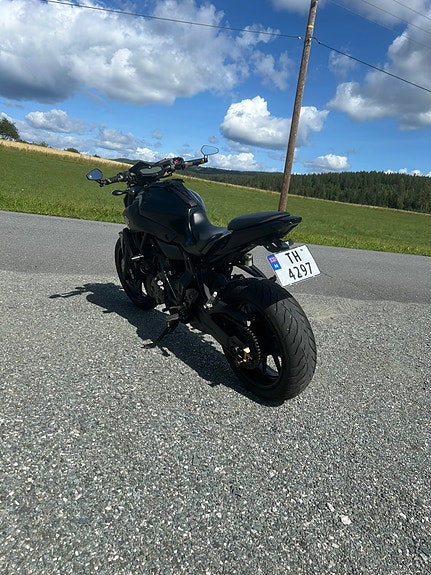 Yamaha MT-07 3 of 20