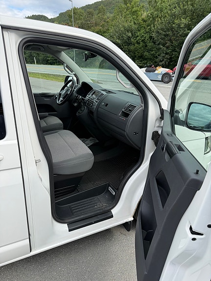 Volkswagen Transporter 10 of 15