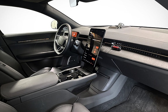 Polestar 3 10 of 18