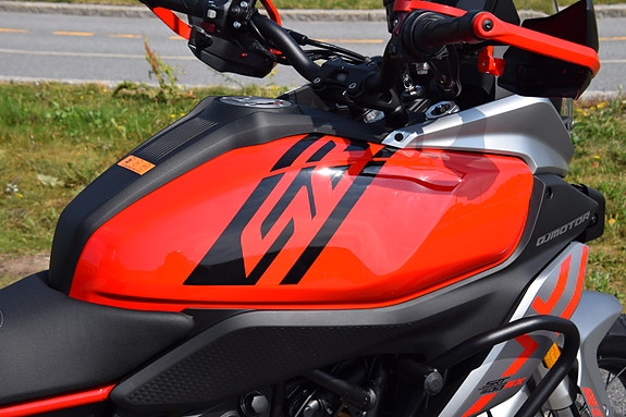 QJ Motor SRT600SX - Veskesett inkludert i prisen! 9 of 25