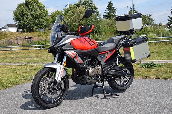 QJ Motor SRT600SX - Veskesett inkludert i prisen! 4 of 25