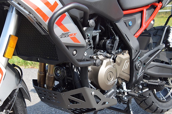 QJ Motor SRT600SX - Veskesett inkludert i prisen! 14 of 25