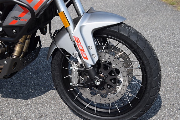 QJ Motor SRT600SX - Veskesett inkludert i prisen! 17 of 25