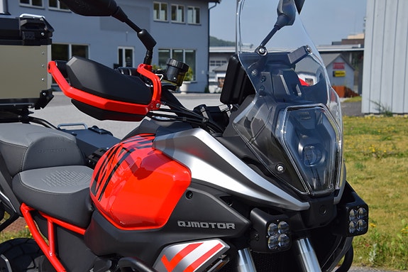 QJ Motor SRT600SX - Veskesett inkludert i prisen! 8 of 25