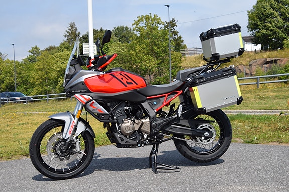 QJ Motor SRT600SX - Veskesett inkludert i prisen! 5 of 25