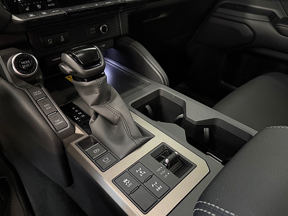 Toyota Land Cruiser 19 of 29