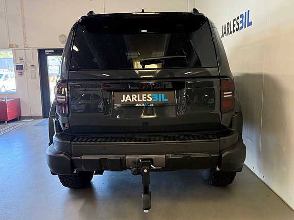 Toyota Land Cruiser 10 of 29