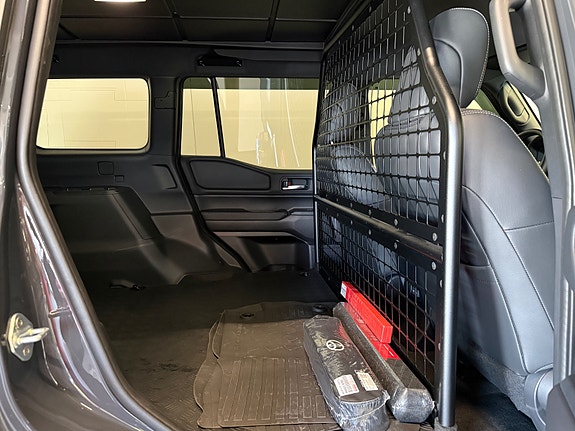Toyota Land Cruiser 7 of 29