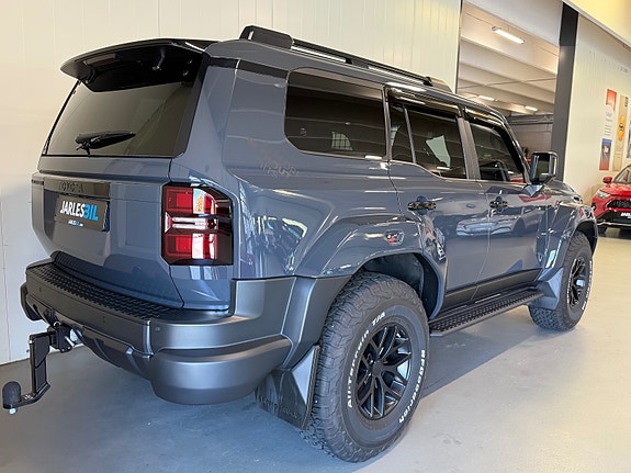 Toyota Land Cruiser 4 of 29