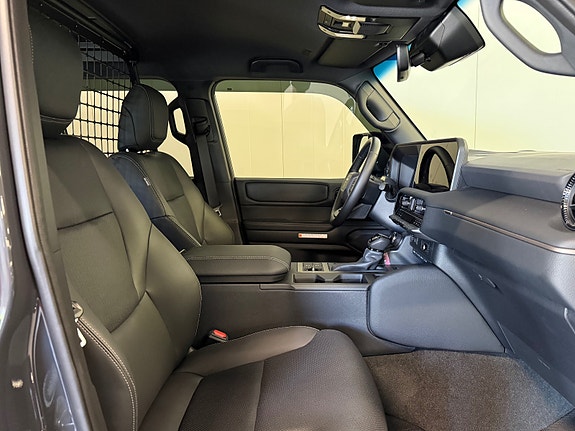 Toyota Land Cruiser 8 of 29