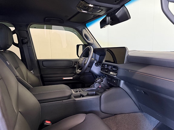 Toyota Land Cruiser 3 of 29