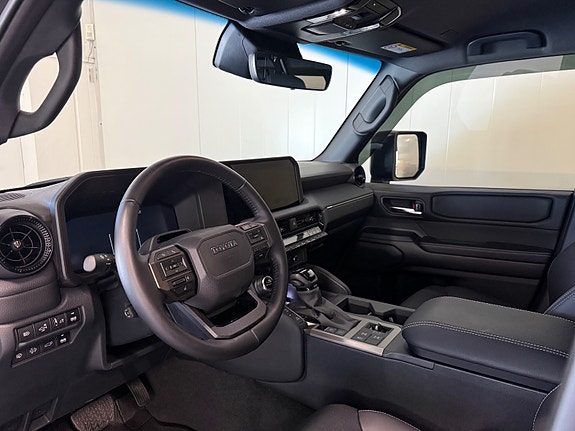 Toyota Land Cruiser 12 of 29