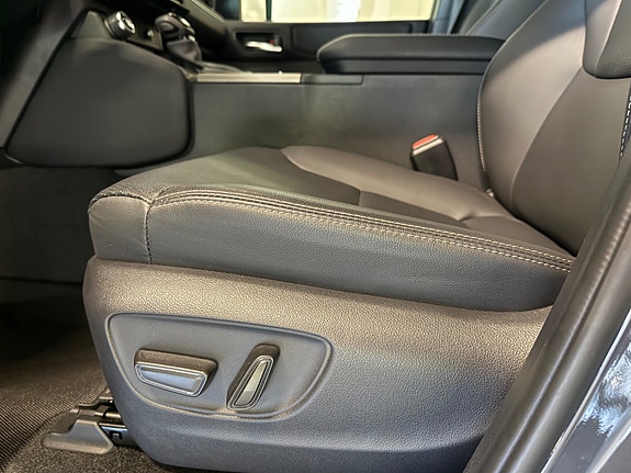 Toyota Land Cruiser 16 of 29