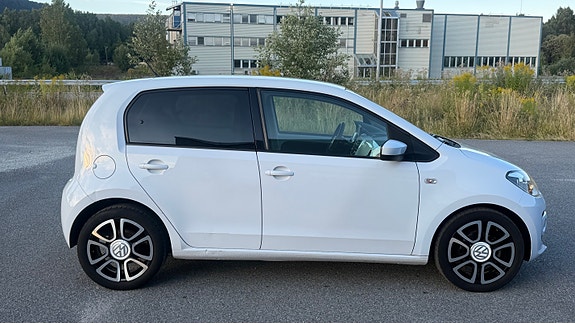 Volkswagen UP! 7 of 30