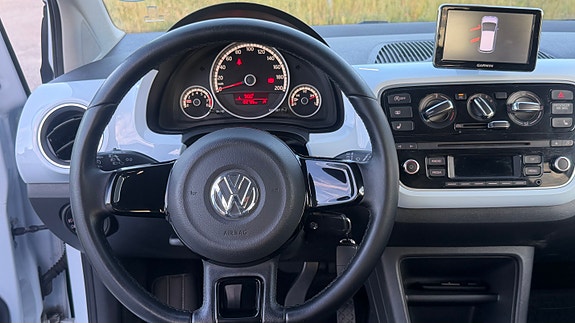 Volkswagen UP! 10 of 30
